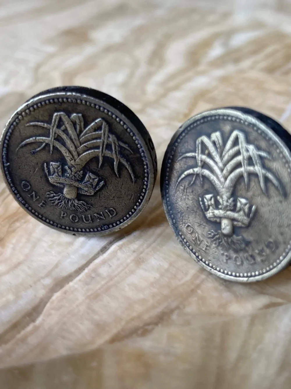 Aged Welsh Leek £1 Coin Cufflinks – Genuine British One Pound Coins – Handmade